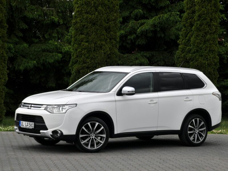 Mitsubishi Outlander 2.2DI-D(150KM)*4WD*Duża Navi*Skóry*Reling*Klimatronik*I Wł*Alu19"ASO III (2012-)