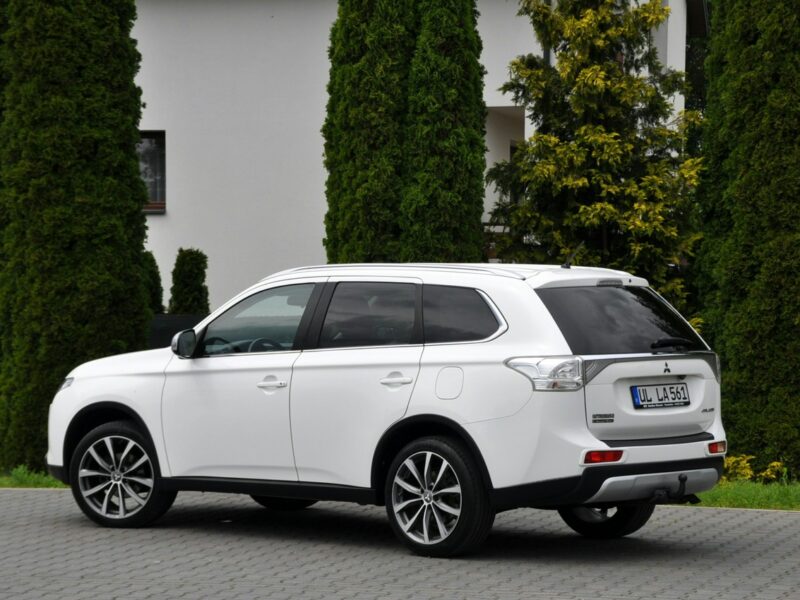 Mitsubishi Outlander 2.2DI-D(150KM)*4WD*Duża Navi*Skóry*Reling*Klimatronik*I Wł*Alu19"ASO III (2012-)