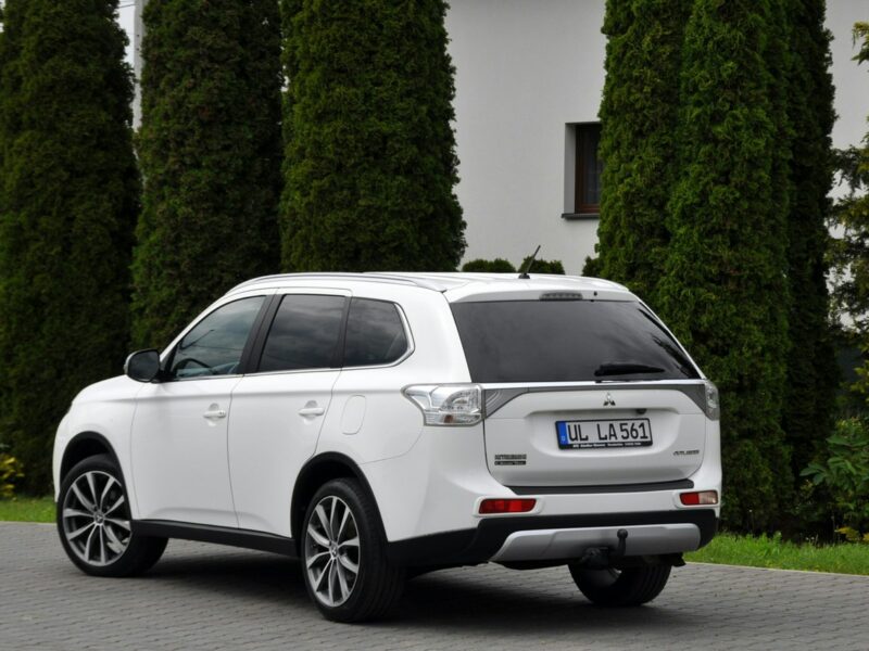 Mitsubishi Outlander 2.2DI-D(150KM)*4WD*Duża Navi*Skóry*Reling*Klimatronik*I Wł*Alu19"ASO III (2012-)