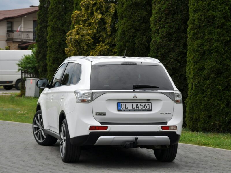 Mitsubishi Outlander 2.2DI-D(150KM)*4WD*Duża Navi*Skóry*Reling*Klimatronik*I Wł*Alu19"ASO III (2012-)