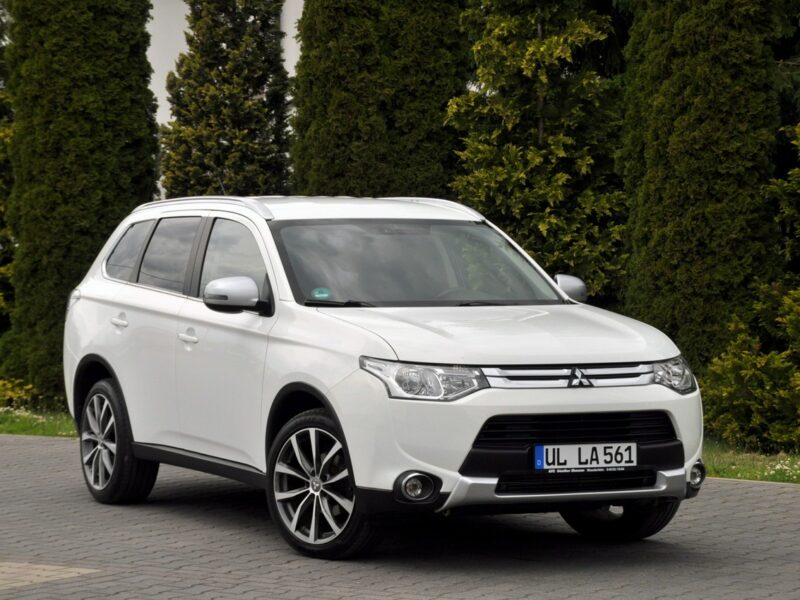 Mitsubishi Outlander 2.2DI-D(150KM)*4WD*Duża Navi*Skóry*Reling*Klimatronik*I Wł*Alu19"ASO III (2012-)