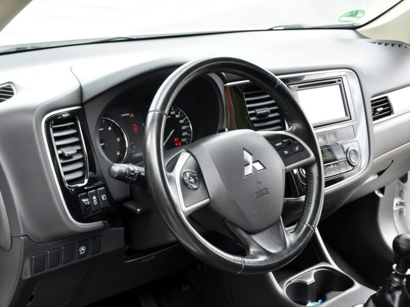 Mitsubishi Outlander 2.2DI-D(150KM)*4WD*Duża Navi*Skóry*Reling*Klimatronik*I Wł*Alu19"ASO III (2012-)