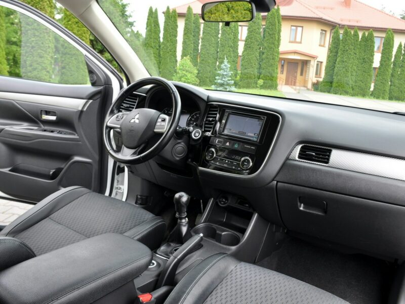 Mitsubishi Outlander 2.2DI-D(150KM)*4WD*Duża Navi*Skóry*Reling*Klimatronik*I Wł*Alu19"ASO III (2012-)