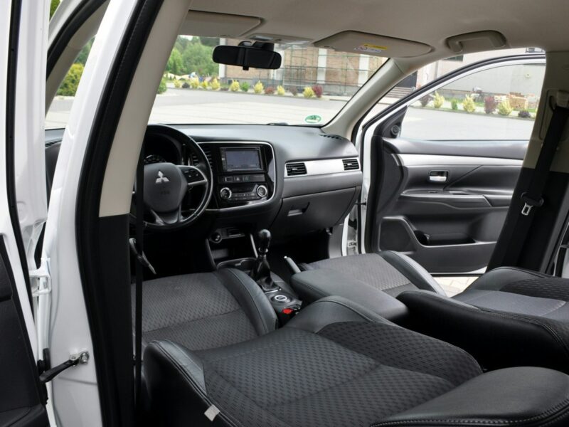 Mitsubishi Outlander 2.2DI-D(150KM)*4WD*Duża Navi*Skóry*Reling*Klimatronik*I Wł*Alu19"ASO III (2012-)