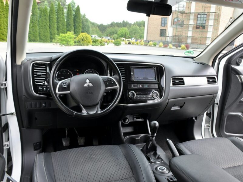 Mitsubishi Outlander 2.2DI-D(150KM)*4WD*Duża Navi*Skóry*Reling*Klimatronik*I Wł*Alu19"ASO III (2012-)