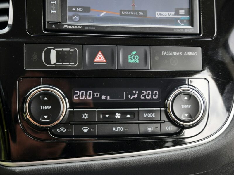 Mitsubishi Outlander 2.2DI-D(150KM)*4WD*Duża Navi*Skóry*Reling*Klimatronik*I Wł*Alu19"ASO III (2012-)
