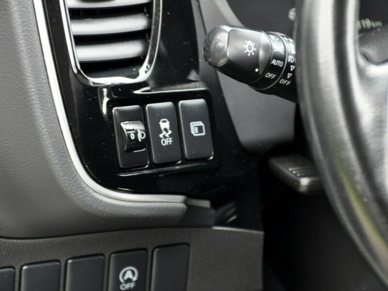 Mitsubishi Outlander 2.2DI-D(150KM)*4WD*Duża Navi*Skóry*Reling*Klimatronik*I Wł*Alu19"ASO III (2012-)