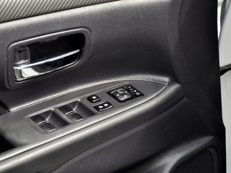 Mitsubishi Outlander 2.2DI-D(150KM)*4WD*Duża Navi*Skóry*Reling*Klimatronik*I Wł*Alu19"ASO III (2012-)