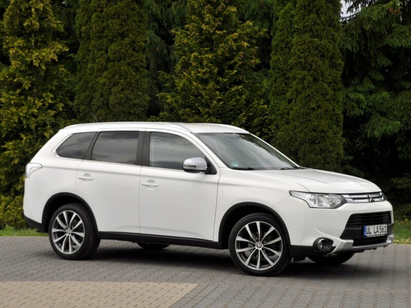 Mitsubishi Outlander 2.2DI-D(150KM)*4WD*Duża Navi*Skóry*Reling*Klimatronik*I Wł*Alu19"ASO III (2012-)
