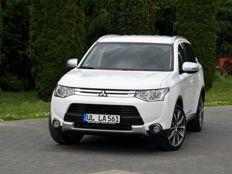 Mitsubishi Outlander 2.2DI-D(150KM)*4WD*Duża Navi*Skóry*Reling*Klimatronik*I Wł*Alu19"ASO III (2012-)