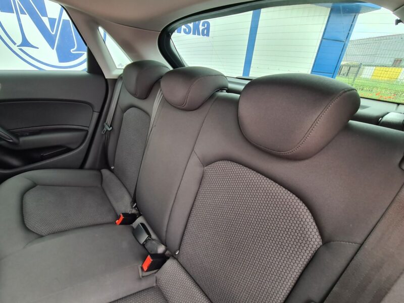 Audi A1 Sportback Klimatyzacja PDC Alufelgi Start/Stop Zadbana 8X (2010-)