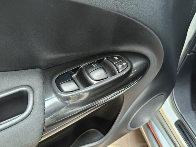 Nissan Juke 1.6 214KM Nismo RS 4x4 Automat, Navigacja, Kamera, Hands Free I (2010-2019)
