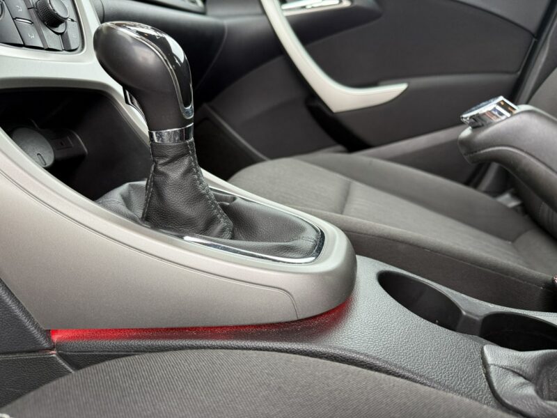 Opel Astra 11r. 1.6 benzyna z Niemiec bezwypadkowa mały przebieg J (2009-2019)
