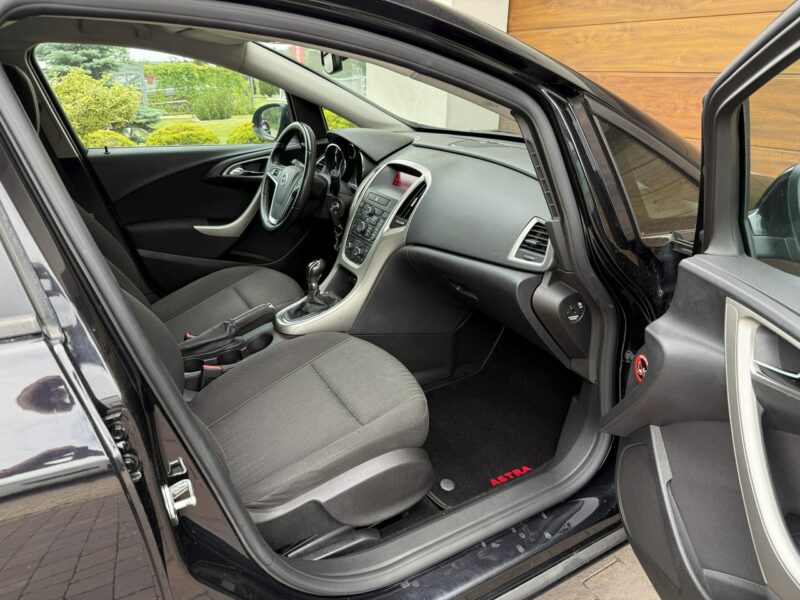 Opel Astra 11r. 1.6 benzyna z Niemiec bezwypadkowa mały przebieg J (2009-2019)