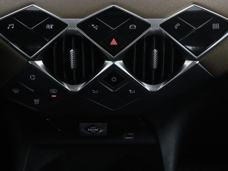 DS Automobiles DS 3 Crossback Business automat navi PDC-kamera półskóra tempomat