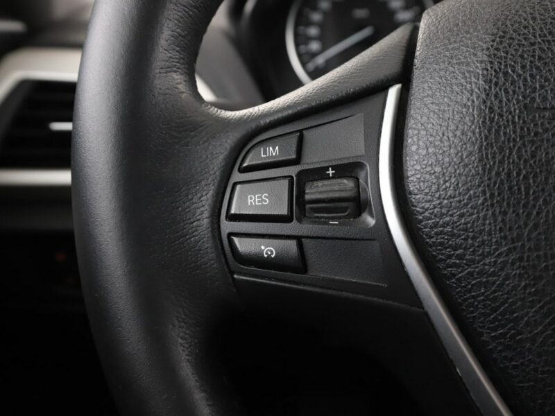BMW 116 116d Advantage Automat Klimatyzacja Tempomat Czujnik Deszczu PDC LED F20 (2011-)