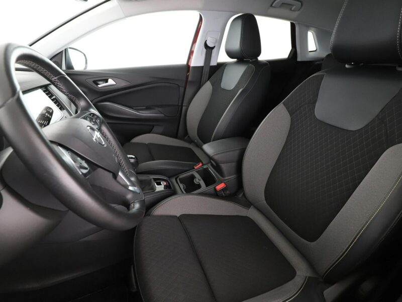 Opel Grandland X PDC klima auto temapomat navi bluetooth
