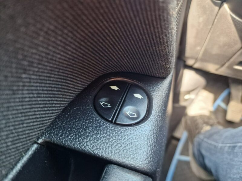 Ford Fiesta 1.3 Benzyna 60 KM, Klimatyzacja, Bluetooth, Isofix, AUX, USB, Metalik Mk6 (2002-2008)