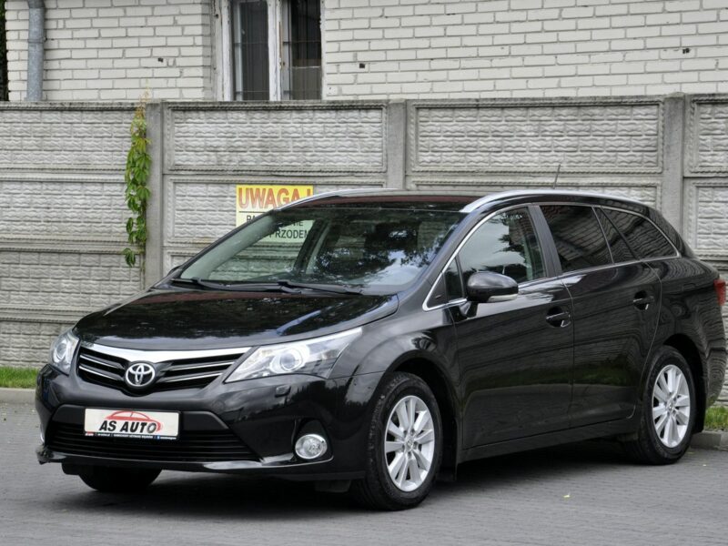 Toyota Avensis 1,8VVTi 147KM SollPlus/Navi/Alkantara/Kamera/Alufelgi/Ledy/Serwis III (2009-)