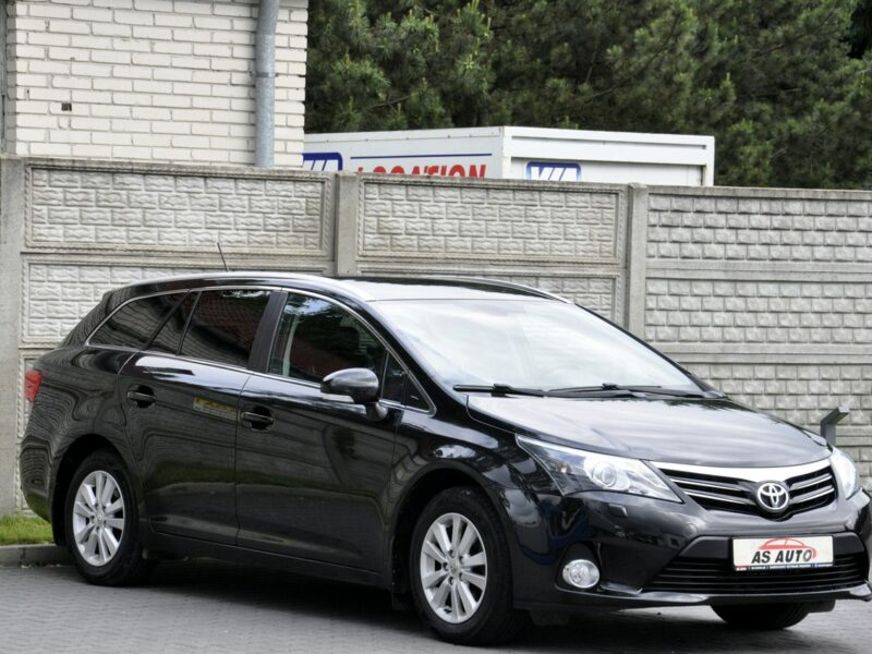 Toyota Avensis 1,8VVTi 147KM SollPlus/Navi/Alkantara/Kamera/Alufelgi/Ledy/Serwis III (2009-)
