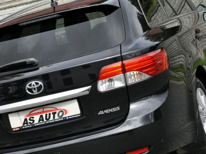 Toyota Avensis 1,8VVTi 147KM SollPlus/Navi/Alkantara/Kamera/Alufelgi/Ledy/Serwis III (2009-)