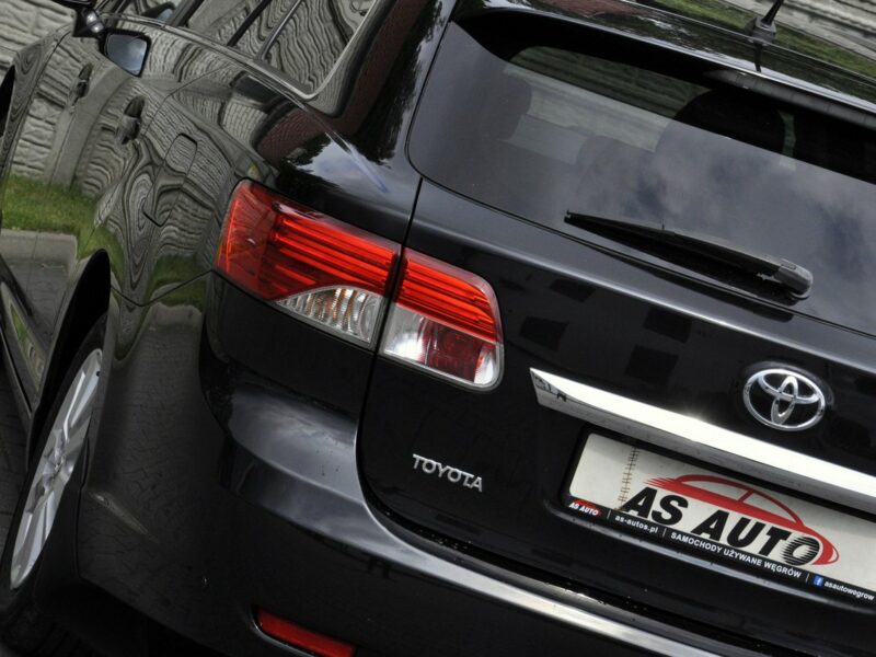Toyota Avensis 1,8VVTi 147KM SollPlus/Navi/Alkantara/Kamera/Alufelgi/Ledy/Serwis III (2009-)