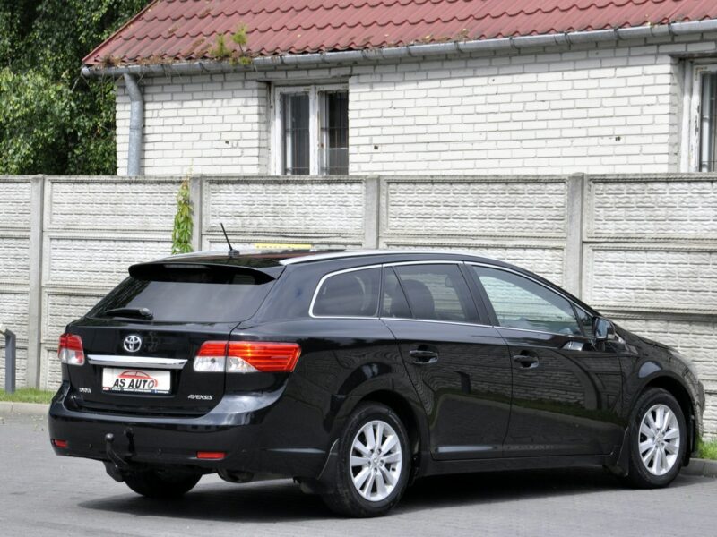 Toyota Avensis 1,8VVTi 147KM SollPlus/Navi/Alkantara/Kamera/Alufelgi/Ledy/Serwis III (2009-)