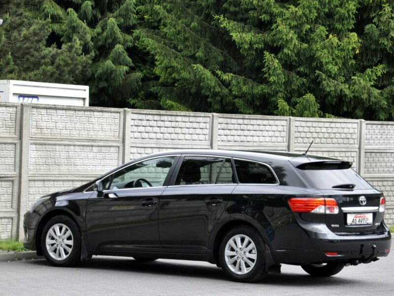 Toyota Avensis 1,8VVTi 147KM SollPlus/Navi/Alkantara/Kamera/Alufelgi/Ledy/Serwis III (2009-)