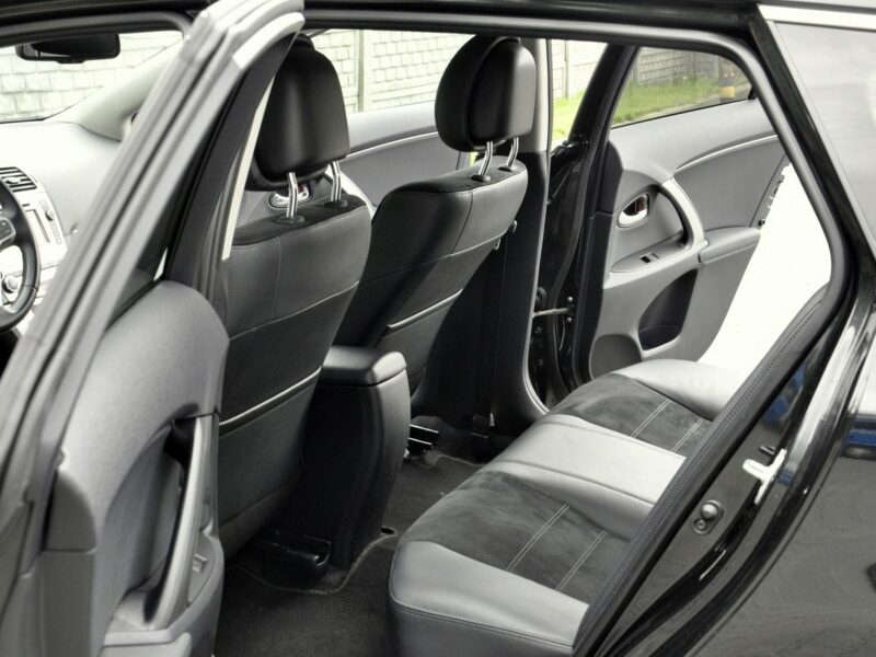 Toyota Avensis 1,8VVTi 147KM SollPlus/Navi/Alkantara/Kamera/Alufelgi/Ledy/Serwis III (2009-)