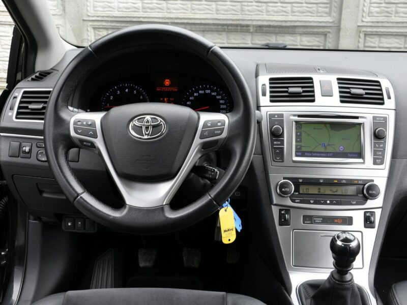Toyota Avensis 1,8VVTi 147KM SollPlus/Navi/Alkantara/Kamera/Alufelgi/Ledy/Serwis III (2009-)