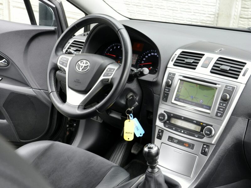 Toyota Avensis 1,8VVTi 147KM SollPlus/Navi/Alkantara/Kamera/Alufelgi/Ledy/Serwis III (2009-)