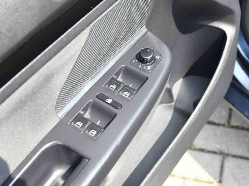 Volkswagen Golf 1,2Turbo benz. Navigacja.Kliamtr 2 str.Hak.Tempomat.Alu.kredyt.OKAZJA VI (2008-2012)
