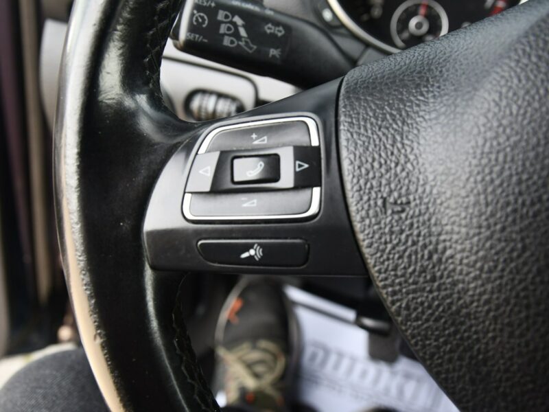 Volkswagen Golf 1,2Turbo benz. Navigacja.Kliamtr 2 str.Hak.Tempomat.Alu.kredyt.OKAZJA VI (2008-2012)