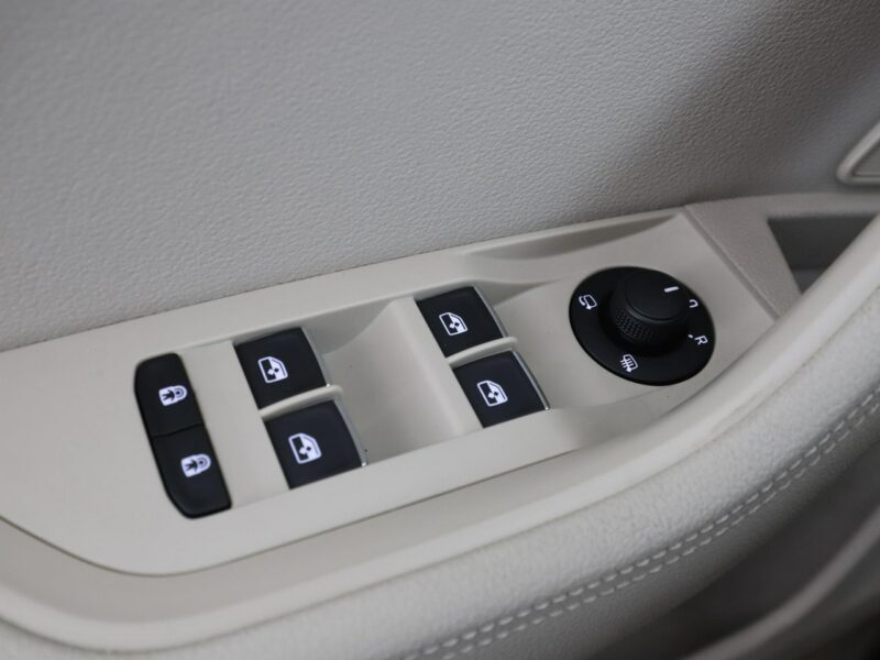 Škoda Superb Plugin in, L&K, skóra, Navi, Podg.fotele, tempomat, Bluetooth III (2015-2023)