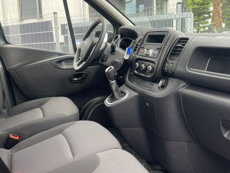 Renault Trafic Grand Passenger 2.0 dCi - 146KM - 6os. - Automat - Klima - FV23% III (2014-)