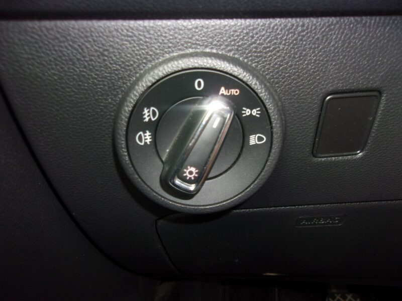 Seat Ateca Klimatronic 2-strefowy, PDC, Kamera cofania, Nawgiacja