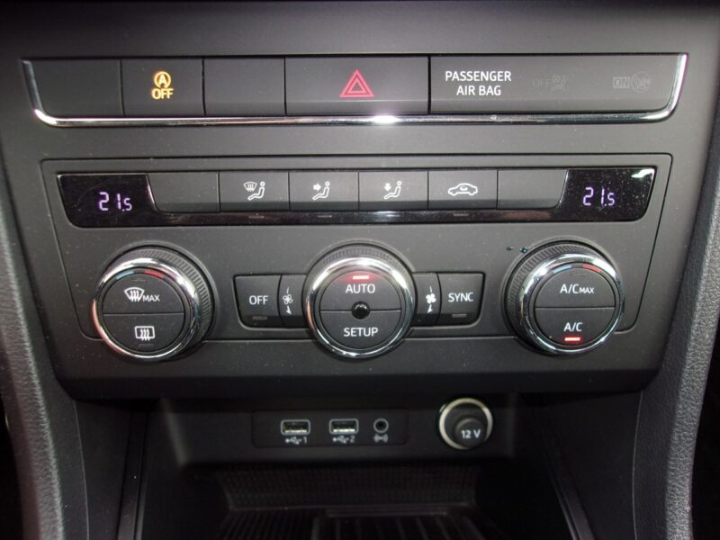 Seat Ateca Klimatronic 2-strefowy, PDC, Kamera cofania, Nawgiacja