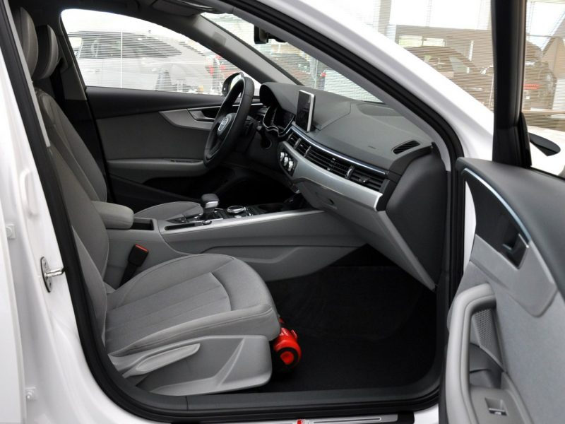Audi A4 35TFSI 150KM Stronic S-line Virtual B&O Tempomat B9 (2015-)