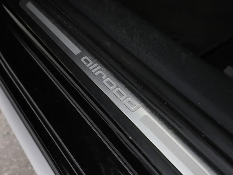 Audi A4 Allroad Allroad Quattro S-tronic Virtual Tempomat Navi Grzane Fotele Xenon APS