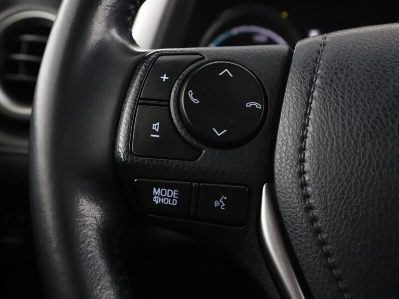 Toyota RAV-4 HEV navi kamera i czyjniki parkowania IV (2012-)