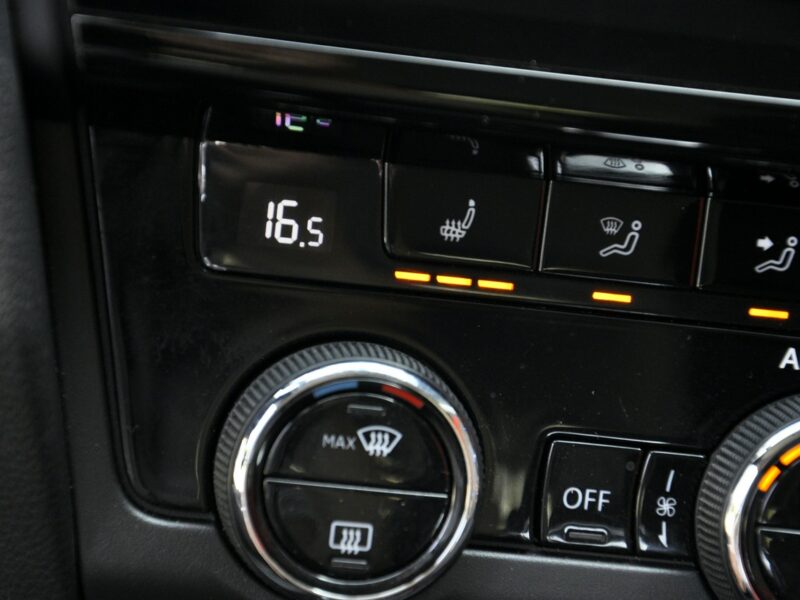Škoda Octavia 1,6TDi 115KM DSG/Serwis/Climatronic/Ambiente/Alufelgi/PDC/Model2018 III (2013-)