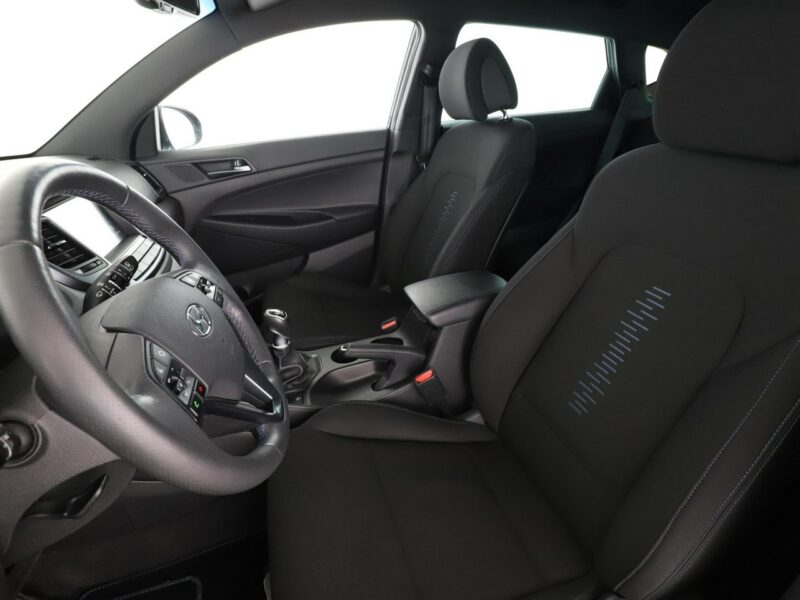 Hyundai Tucson navi klima auto grzane fotele kamera i czujniki parkowania III (2015-2020)