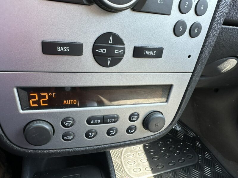 Opel Corsa Automat, klimatronik, benzyna 1,2 podgrz. fotele, isofix, zadbany C (2000-2006)