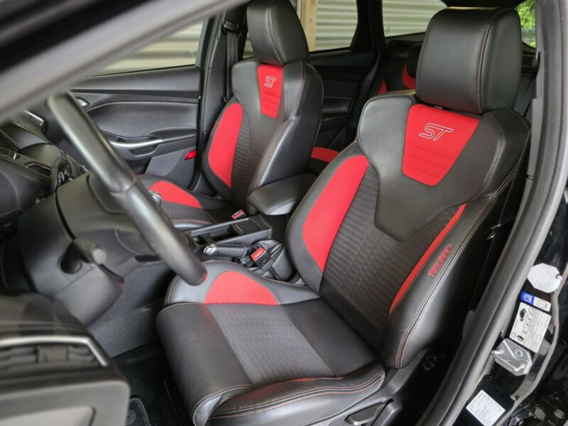 Ford Focus 2.0 ST Turnier 250 KM Mk3 (2010-2018)