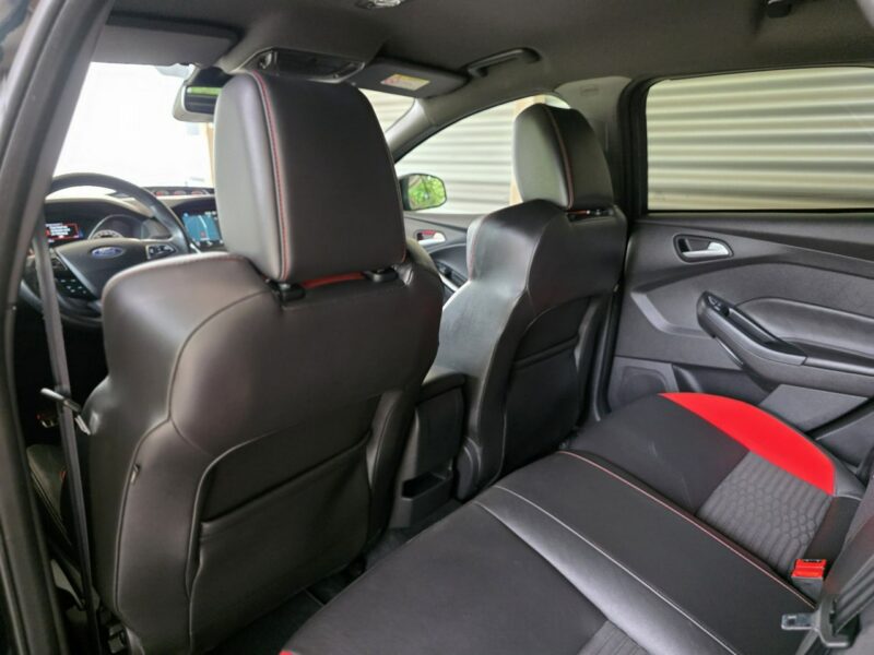 Ford Focus 2.0 ST Turnier 250 KM Mk3 (2010-2018)