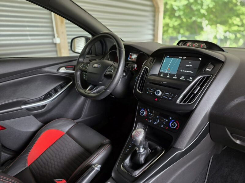Ford Focus 2.0 ST Turnier 250 KM Mk3 (2010-2018)