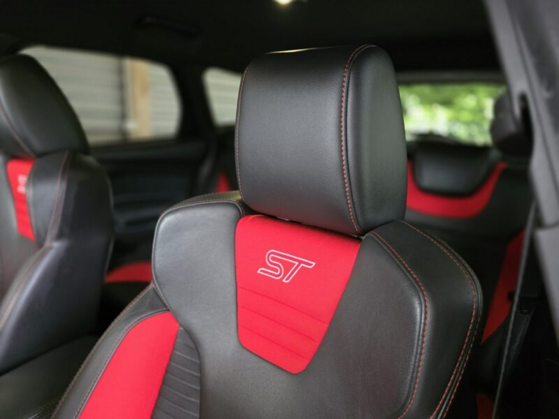 Ford Focus 2.0 ST Turnier 250 KM Mk3 (2010-2018)