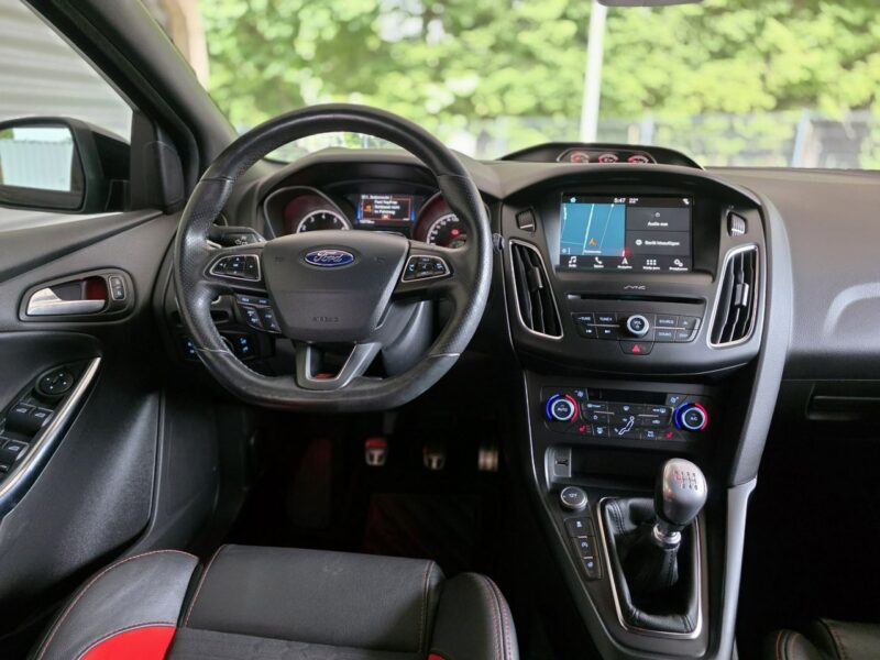 Ford Focus 2.0 ST Turnier 250 KM Mk3 (2010-2018)