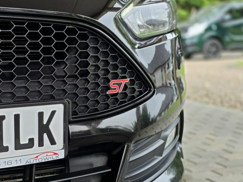 Ford Focus 2.0 ST Turnier 250 KM Mk3 (2010-2018)