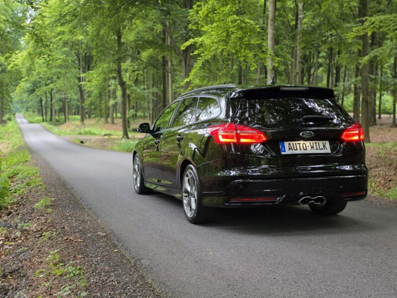 Ford Focus 2.0 ST Turnier 250 KM Mk3 (2010-2018)